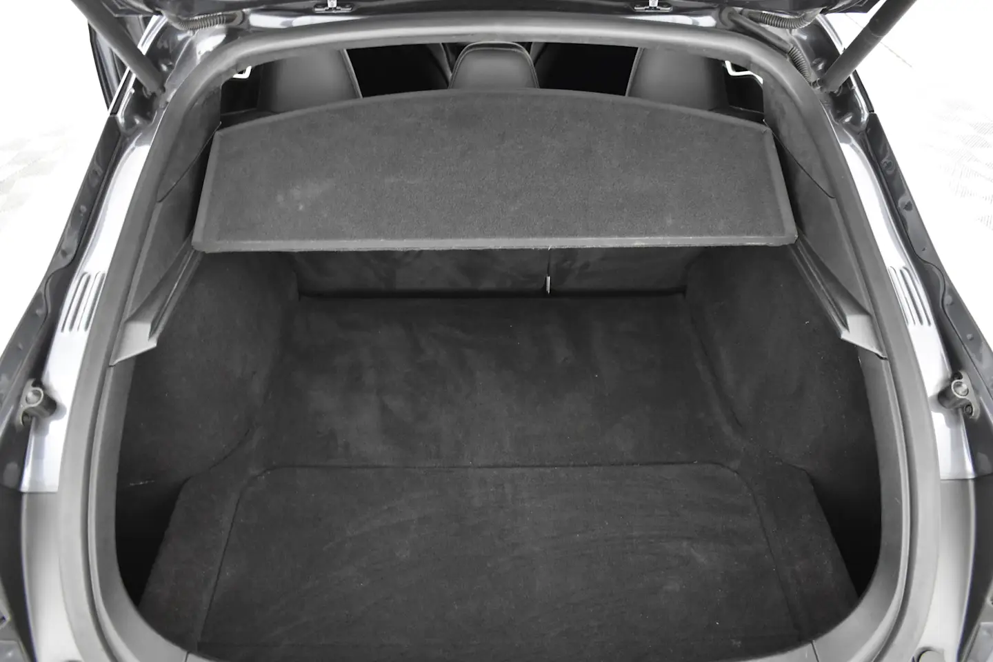 Car Image - 3YQEq5qONcXinWyDLMH2DL