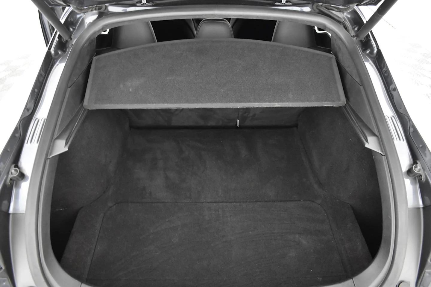 Car Image - 3YQEq5qONcXinWyDLMH2DL