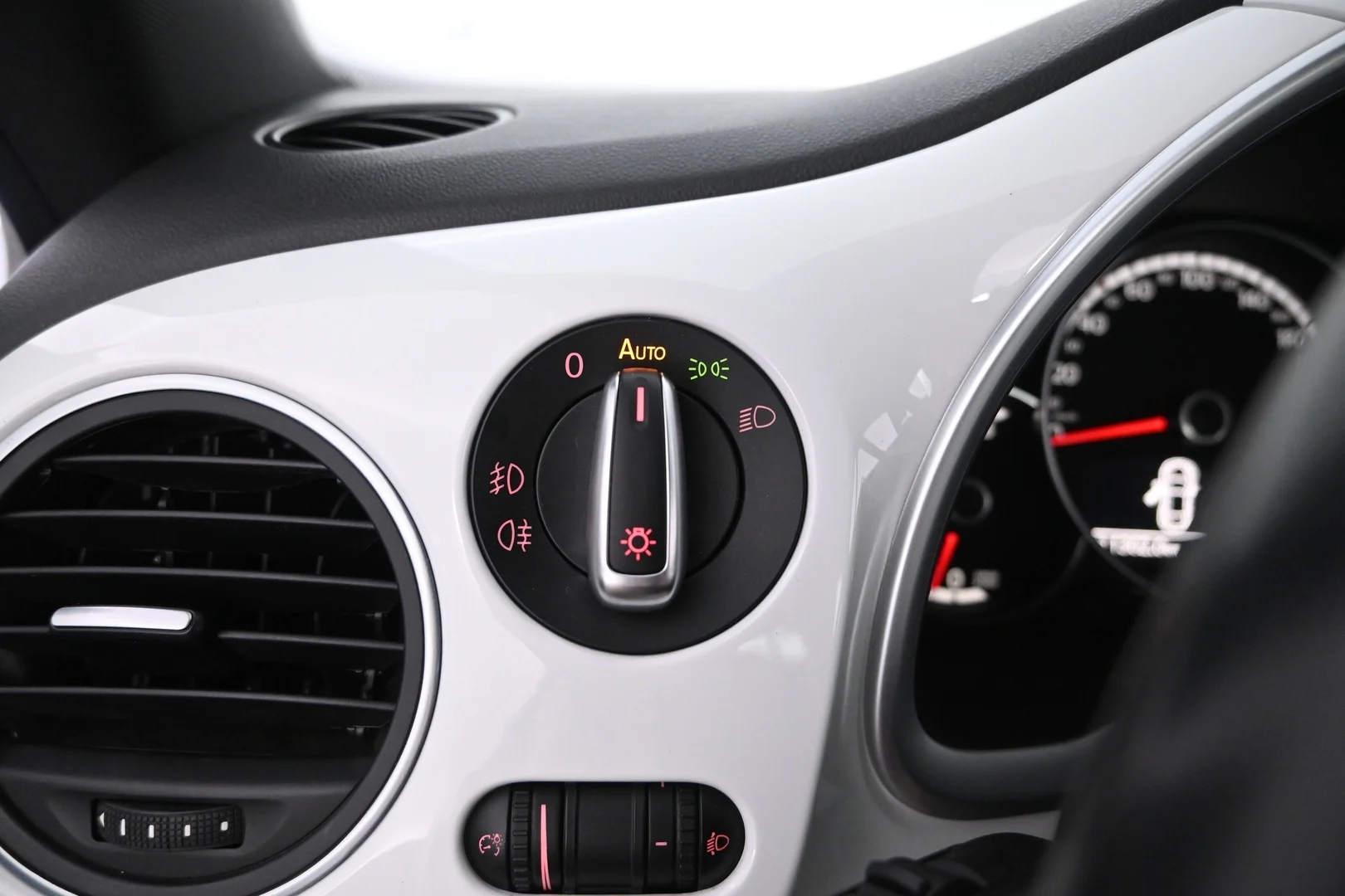 Car Image - 2rY1hAMRHXKXXssoeoayOt