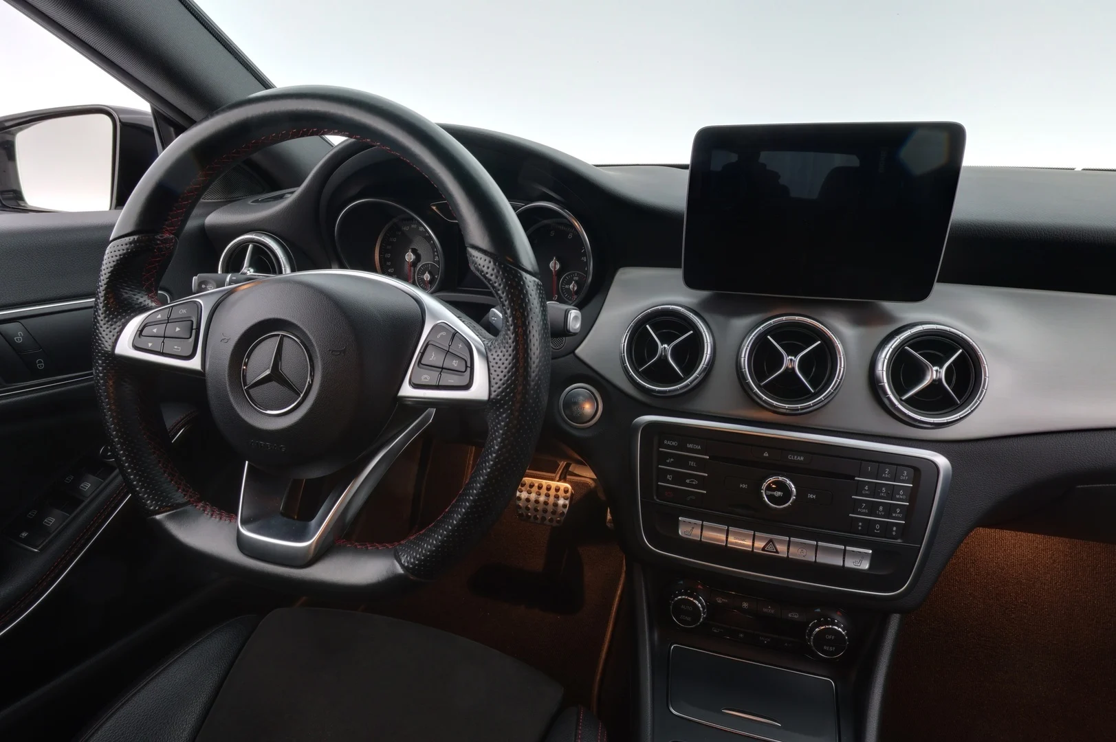 Car Image - 3yka5kFXgpsSuX8g3l8nDm