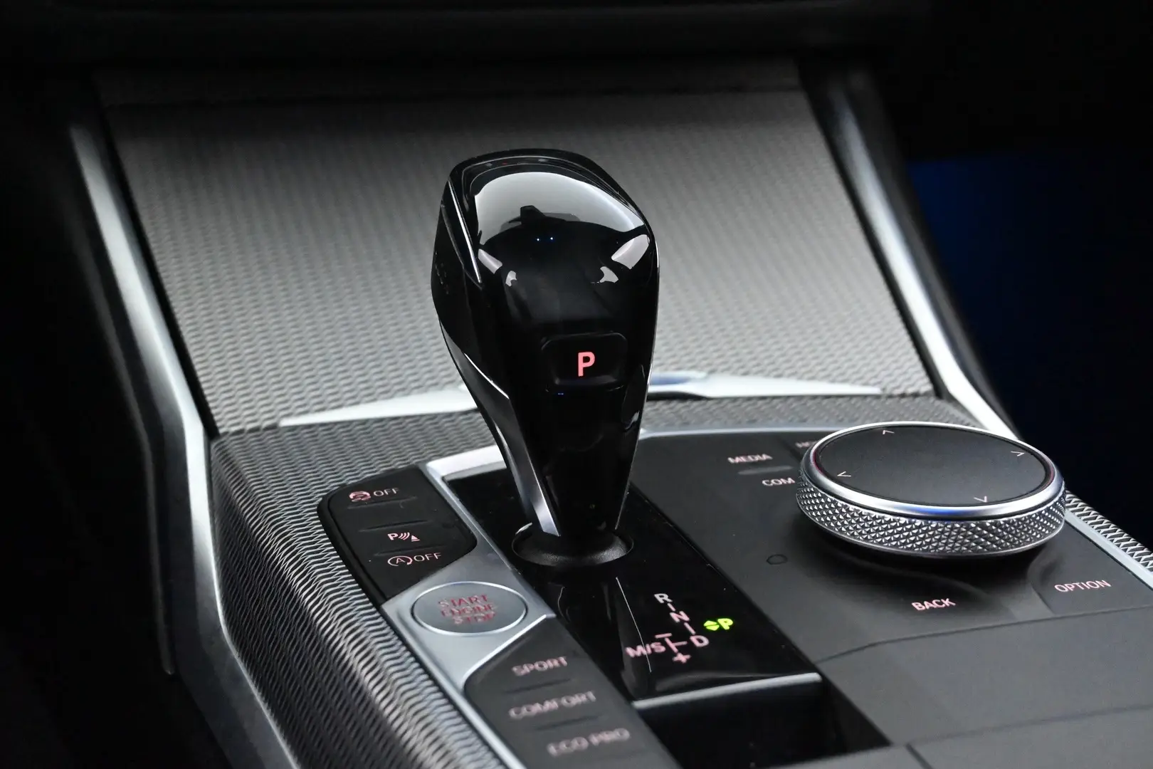 Car Image - 7b3zn3E0RXItEONkwFPrjv