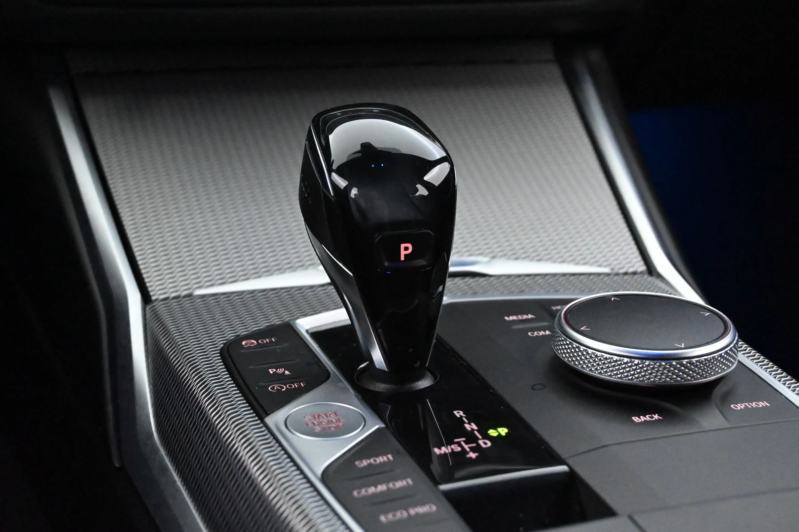 Car Image - 7b3zn3E0RXItEONkwFPrjv