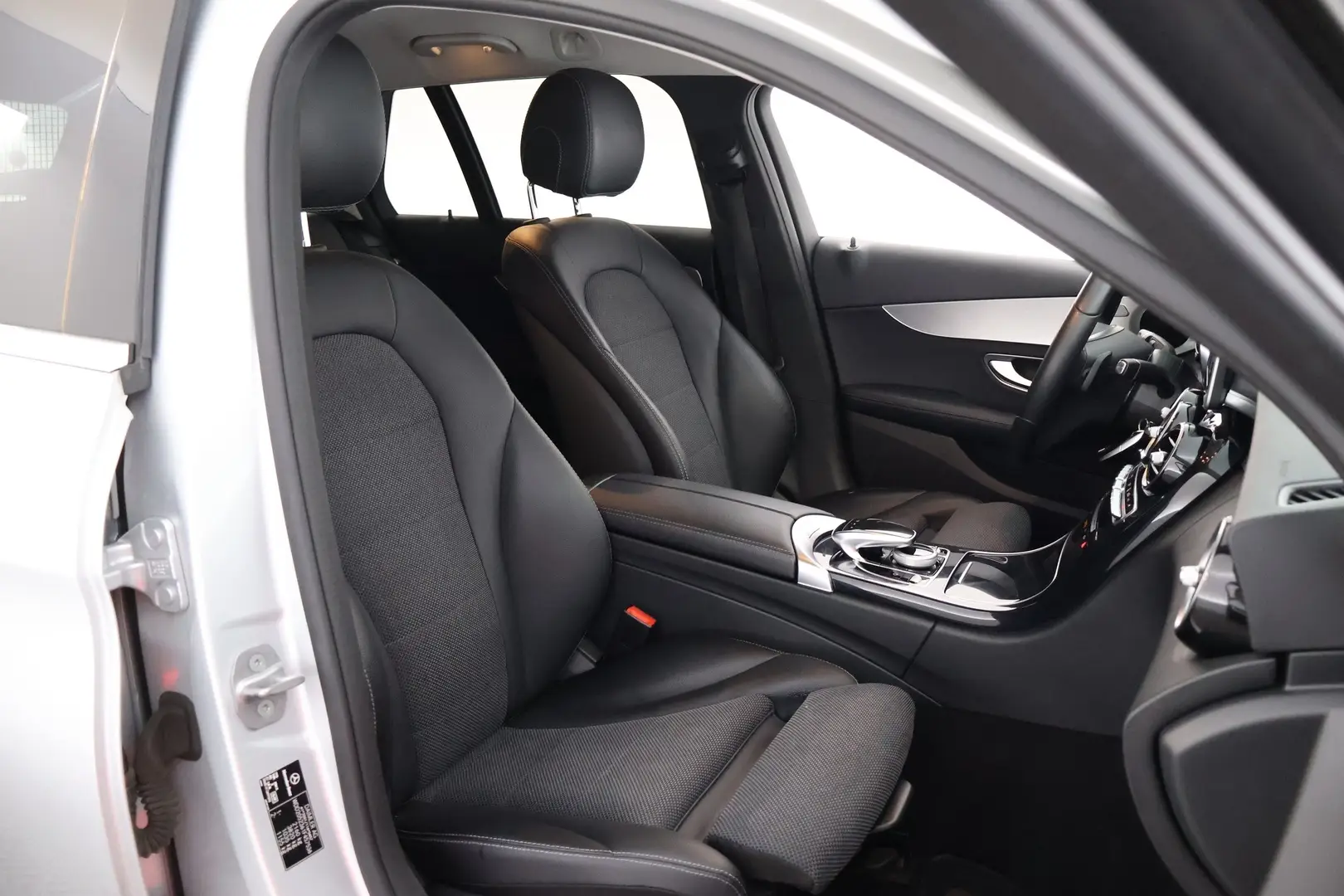 Car Image - 7eYXHj2SJM3WF3jWG1NQeu