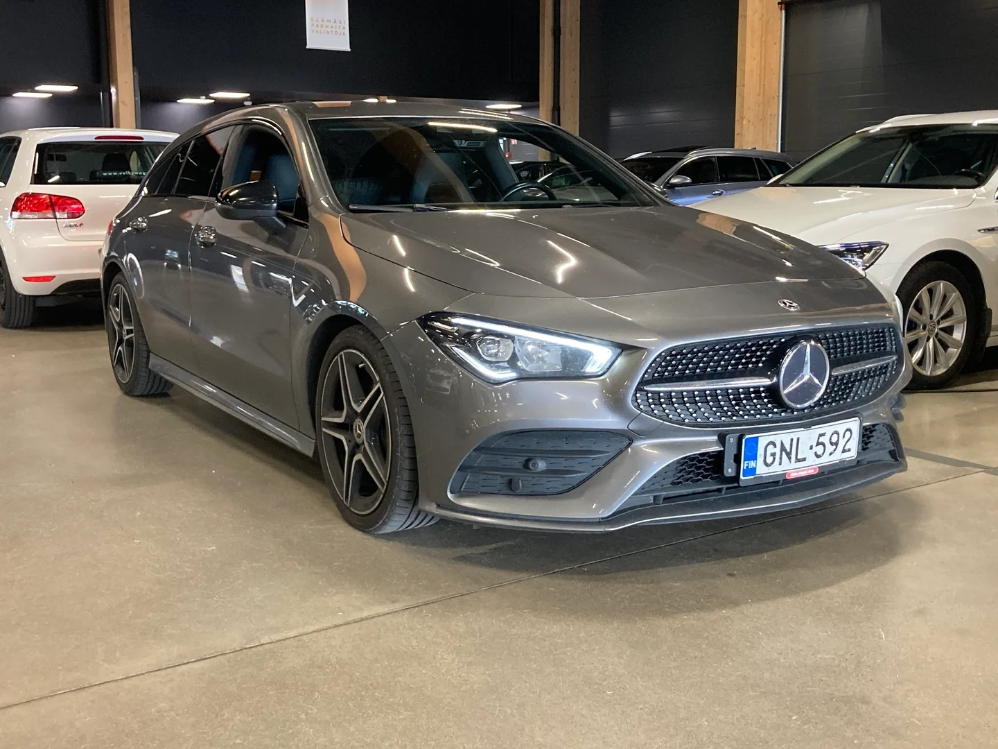 Car Image - 2FlhBnisufBHTb4o6B6OYC