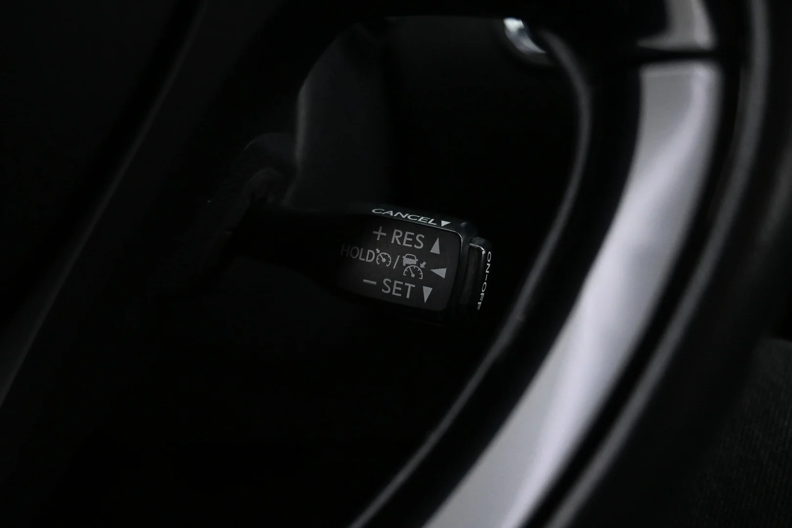 Car Image - 2V199sqrbKq1lfi2lZ218v