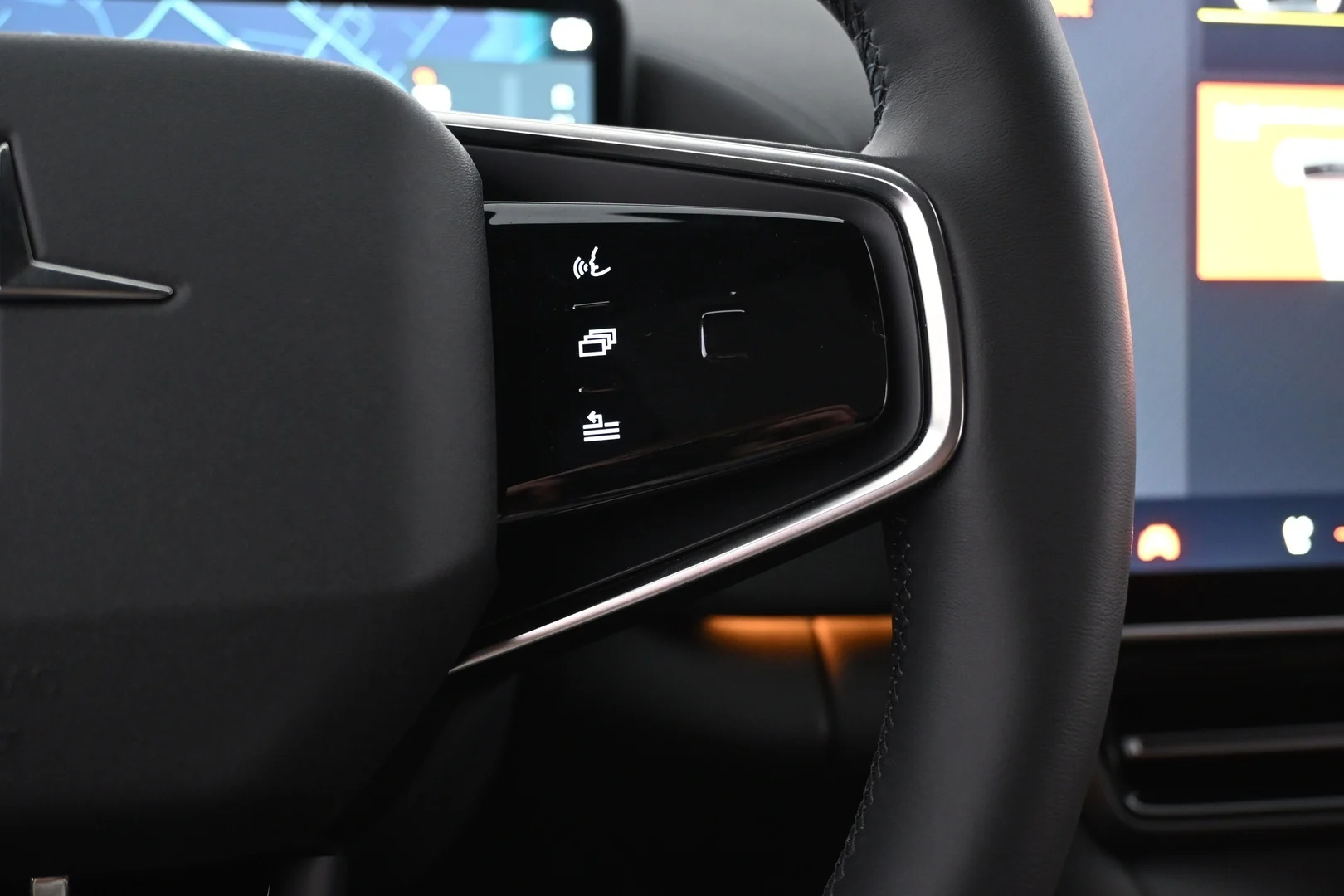 Car Image - 1qR3R8skgQD21IeZ3tON82