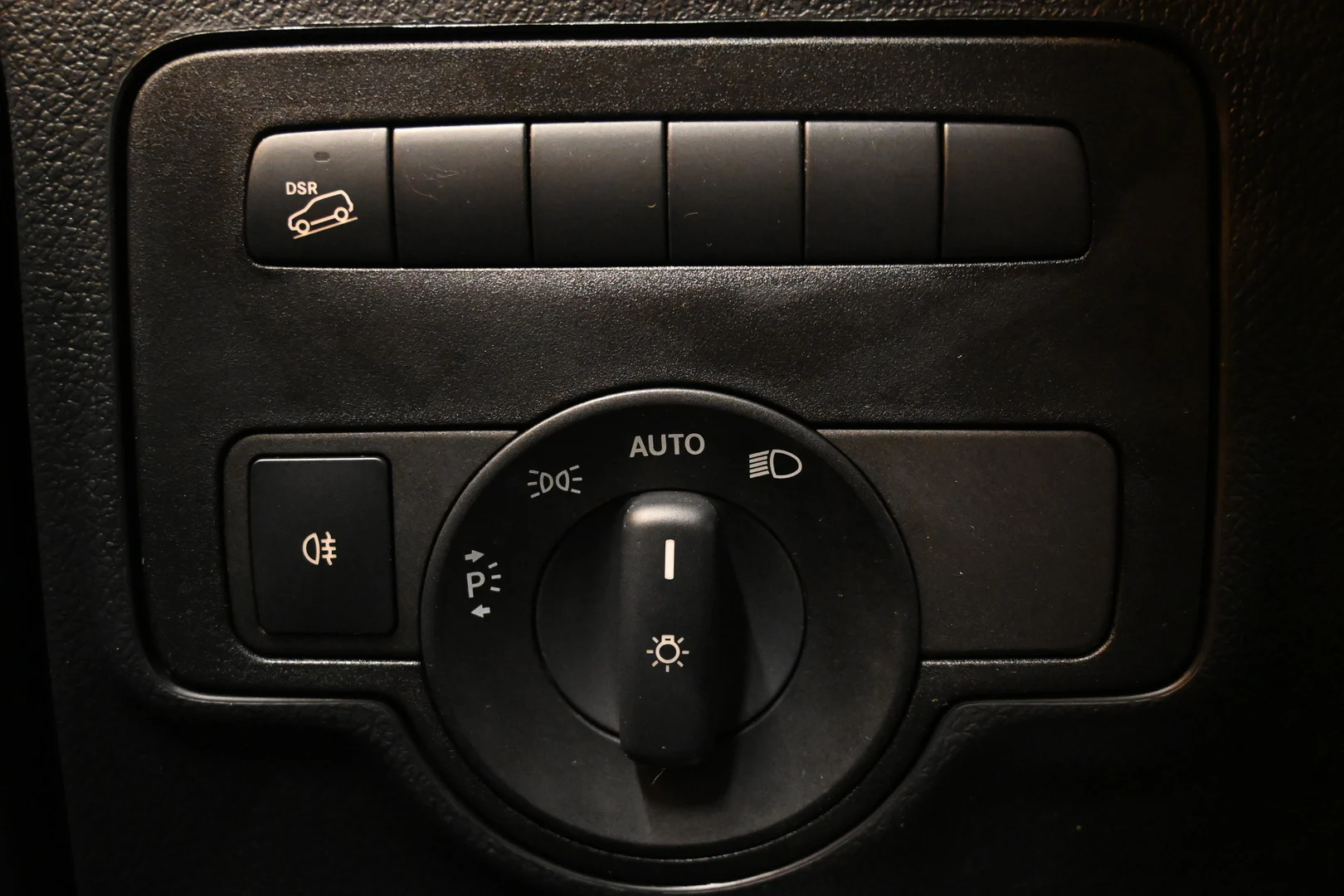 Car Image - 15tBuvWqf8umXI3jH15X3V
