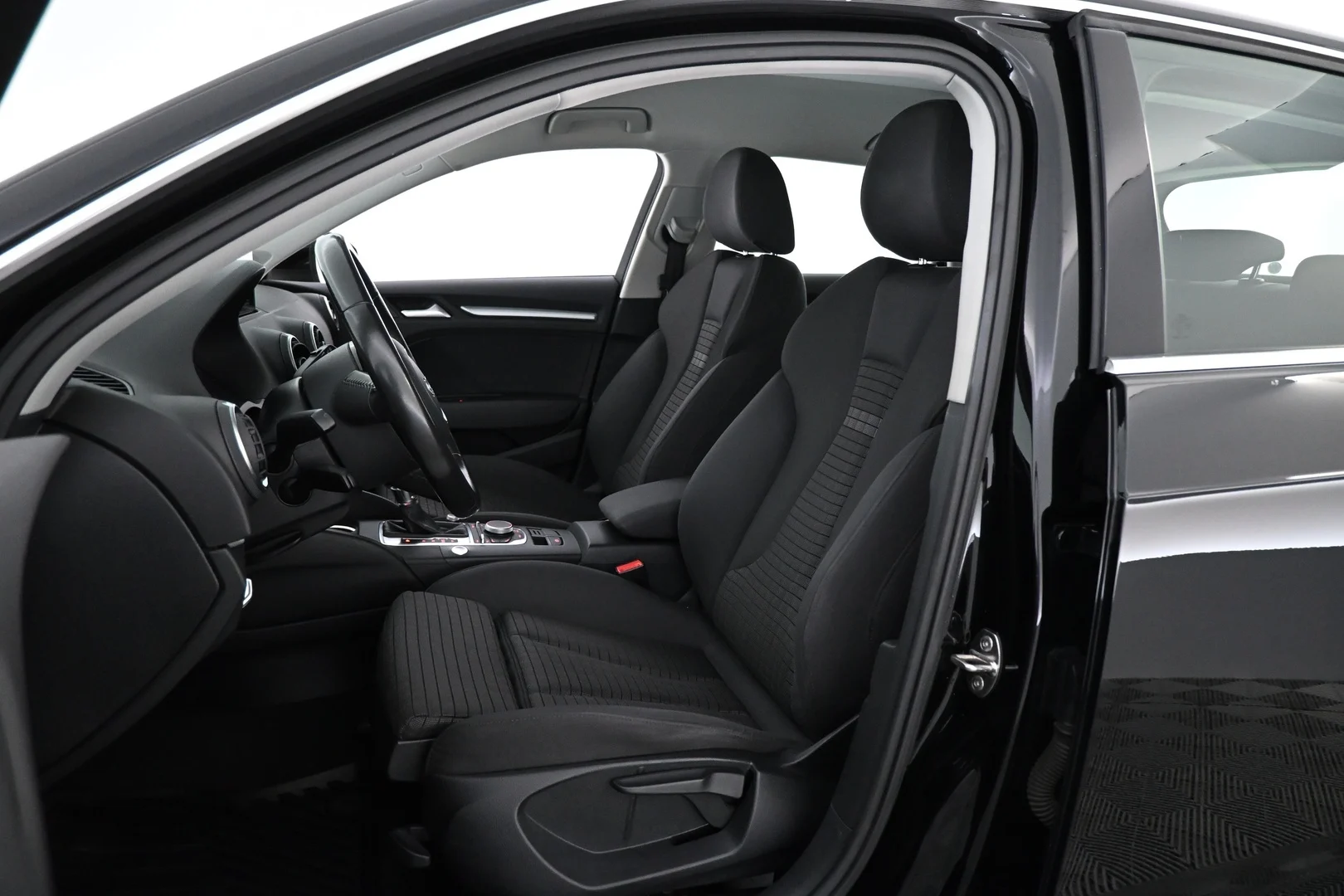 Car Image - 64L6SW3EqkNq2VerSv4jRm
