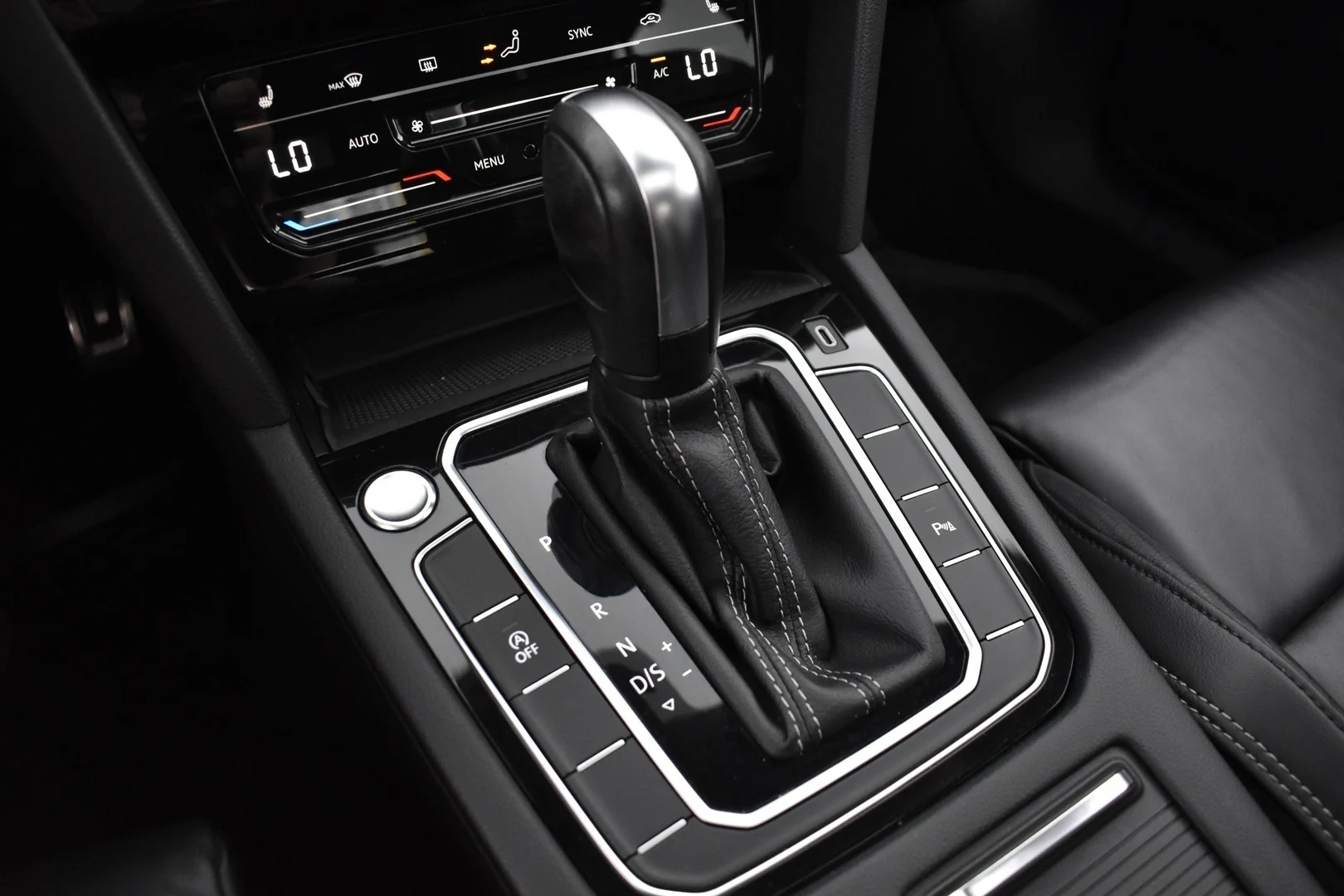 Car Image - 369VRJdeJZAlkSJy7P0O4N