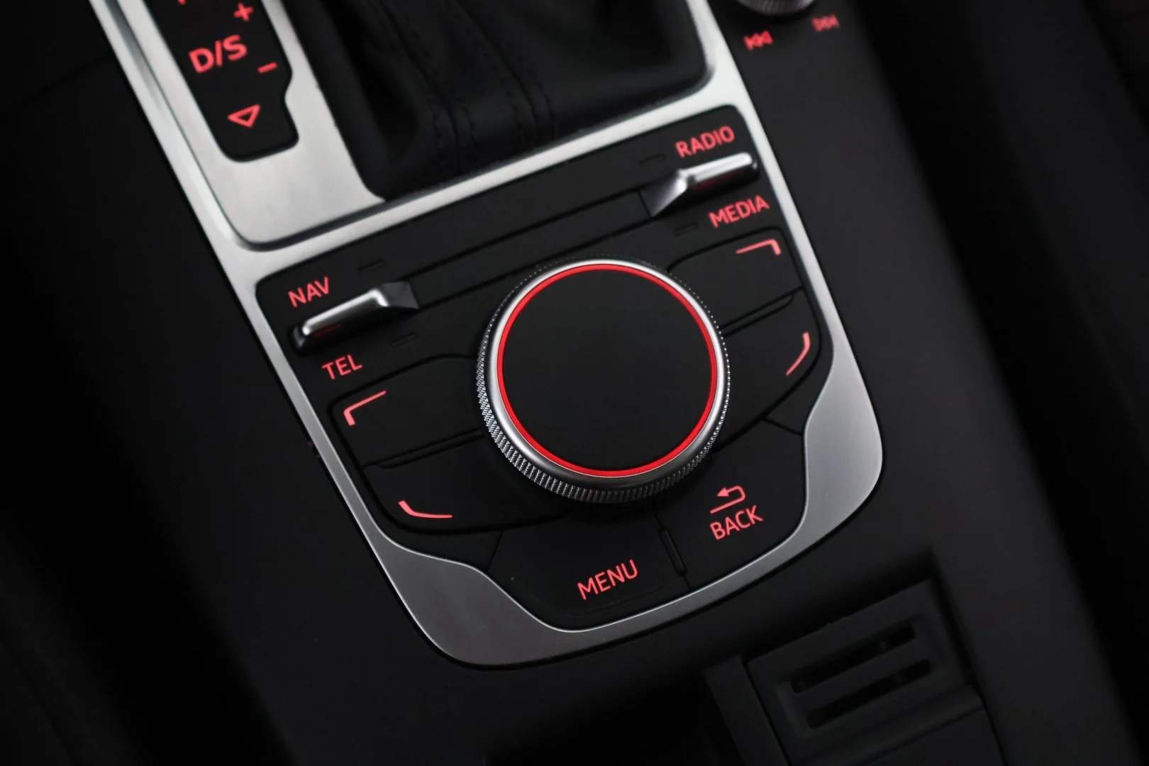 Car Image - W2nxGH5pTogrAjWDQwX2O