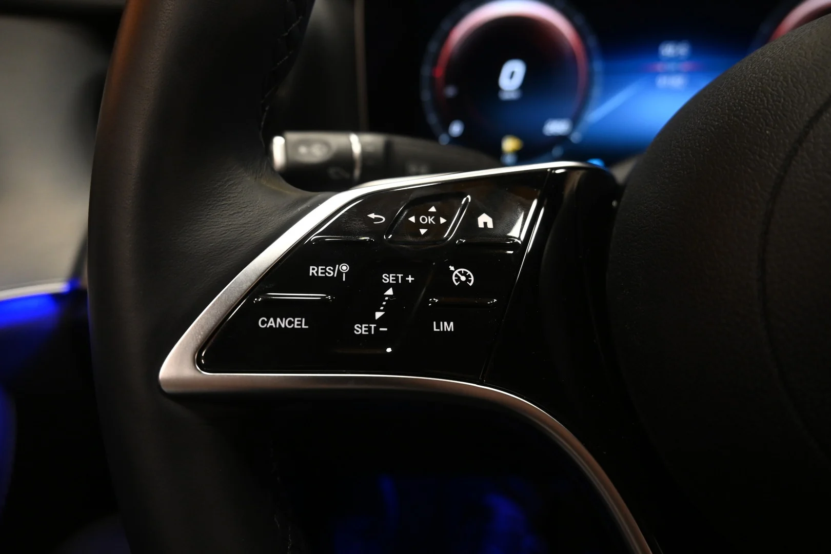Car Image - 7IZmJKec5XUAoQ4vNTGmJR