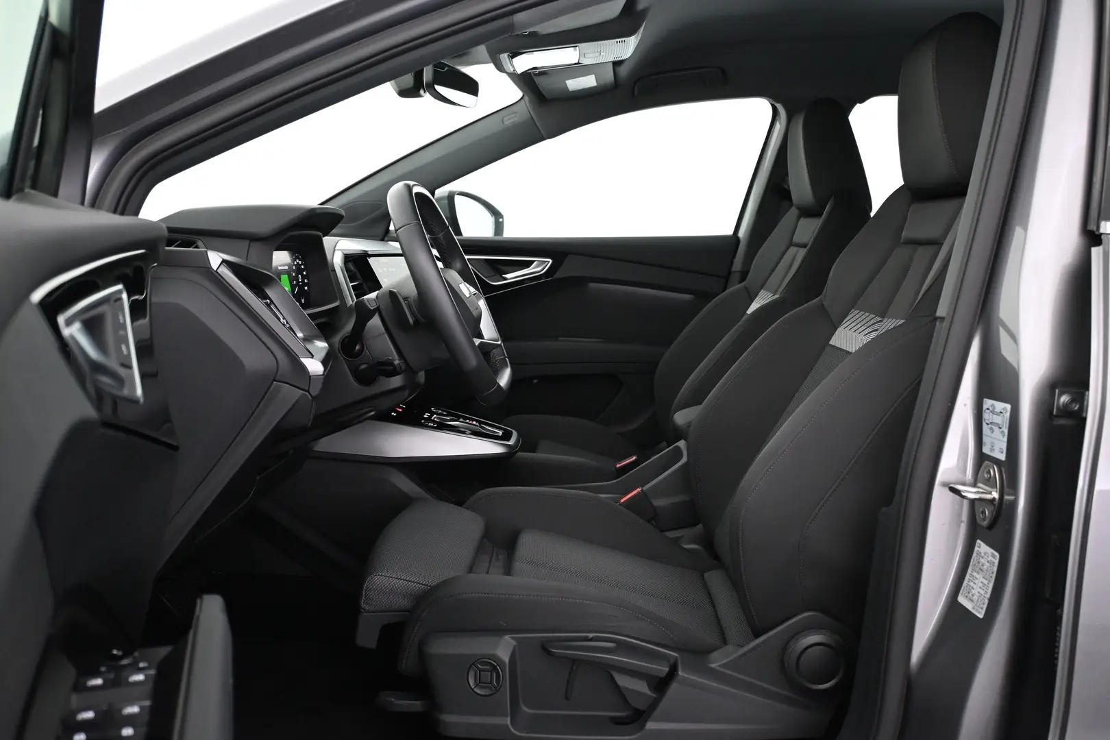 Car Image - 3UO44sRIgFgxoW75qINRdm
