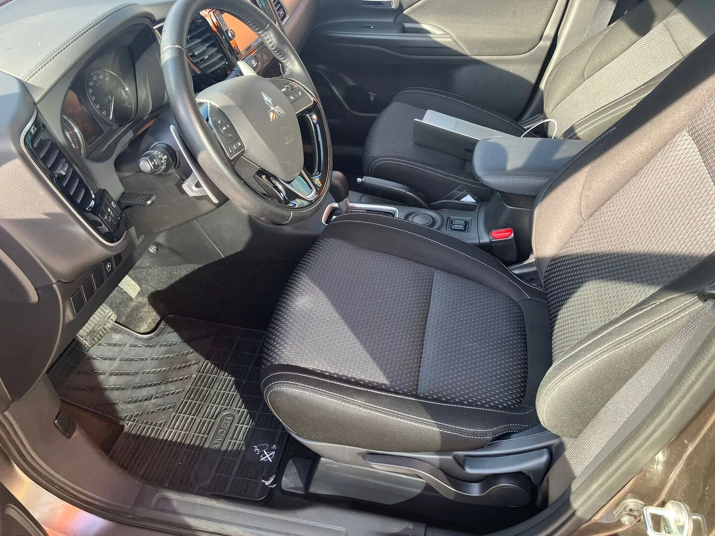 Car Image - 2HaFsSOngxPcP54j3UN5WT