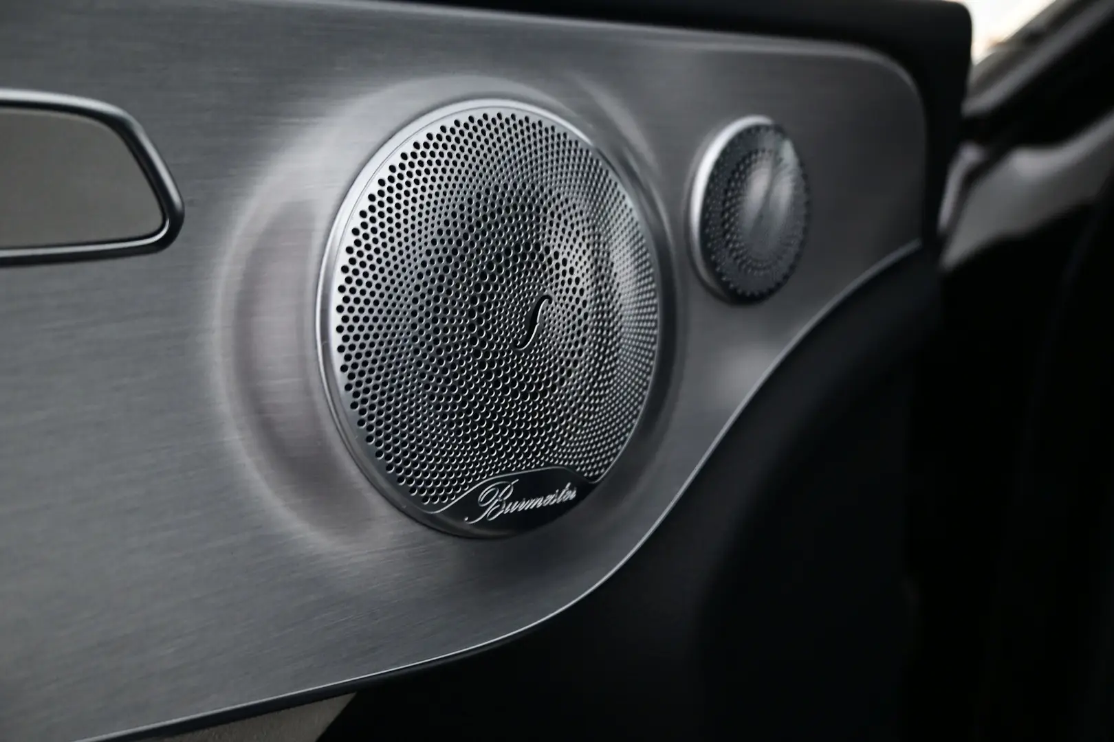 Car Image - 5UtzowFls2S3QdHfGVndjF
