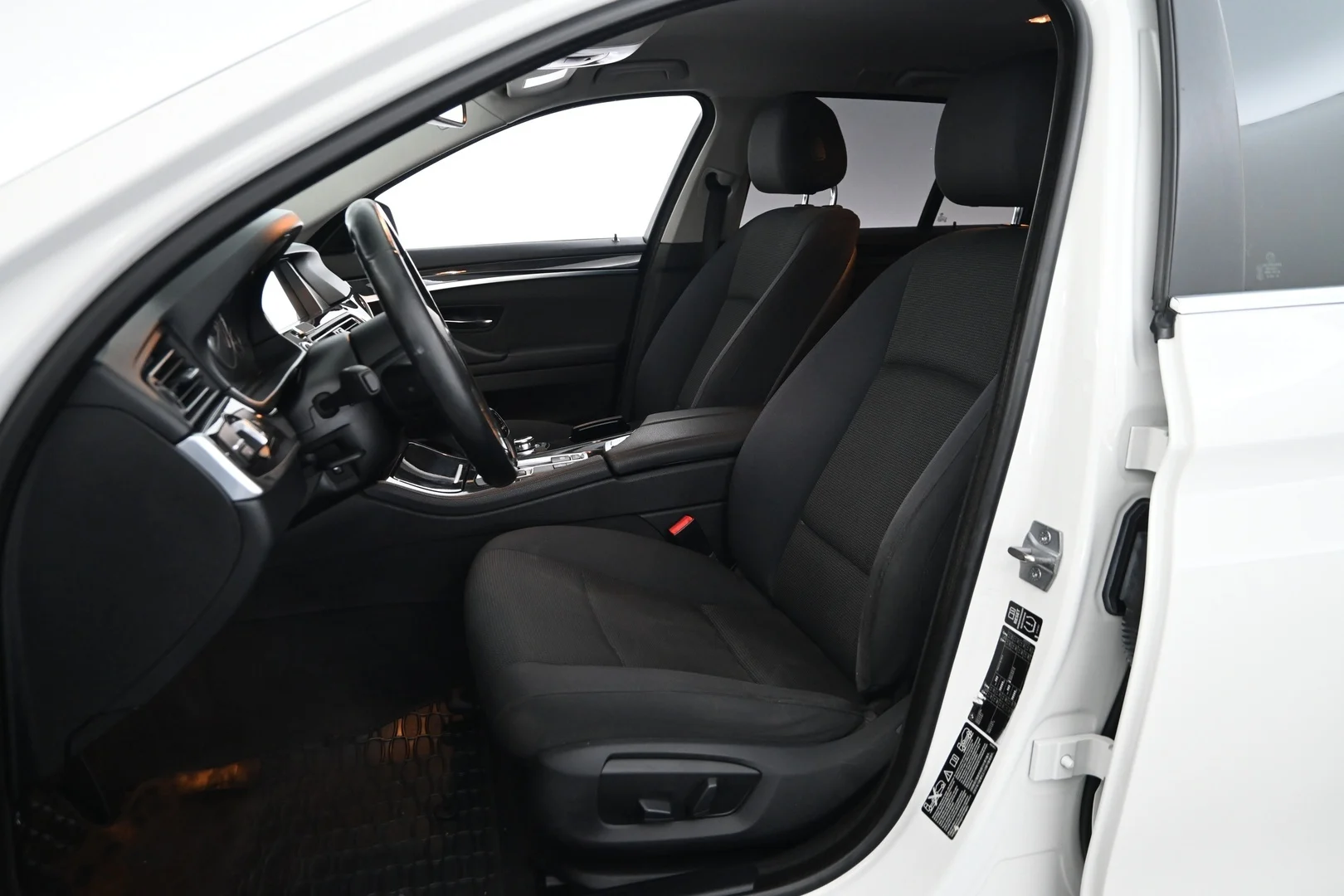 Car Image - 2U94zLWa6EKHki0rdUCz88