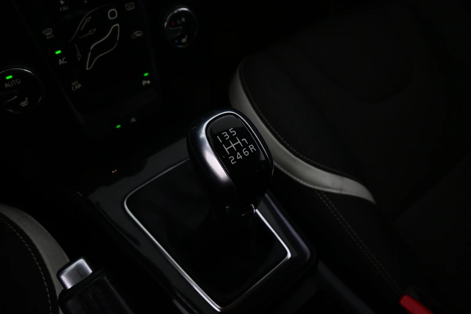 Car Image - 4mdtfUcZgnmaWz3L591bi5