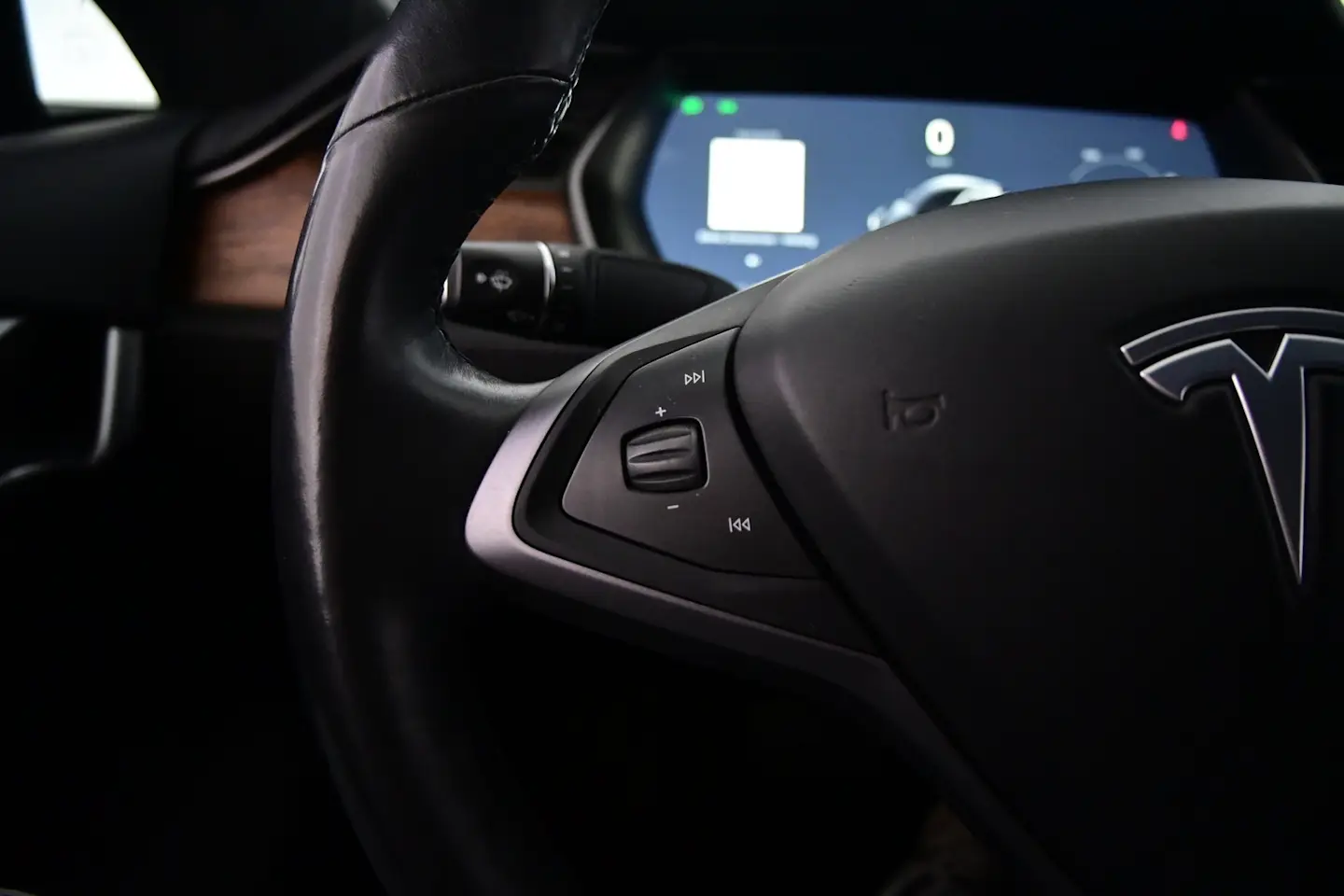 Car Image - 5LjNWqnC8HcoyzKTKqEe6X