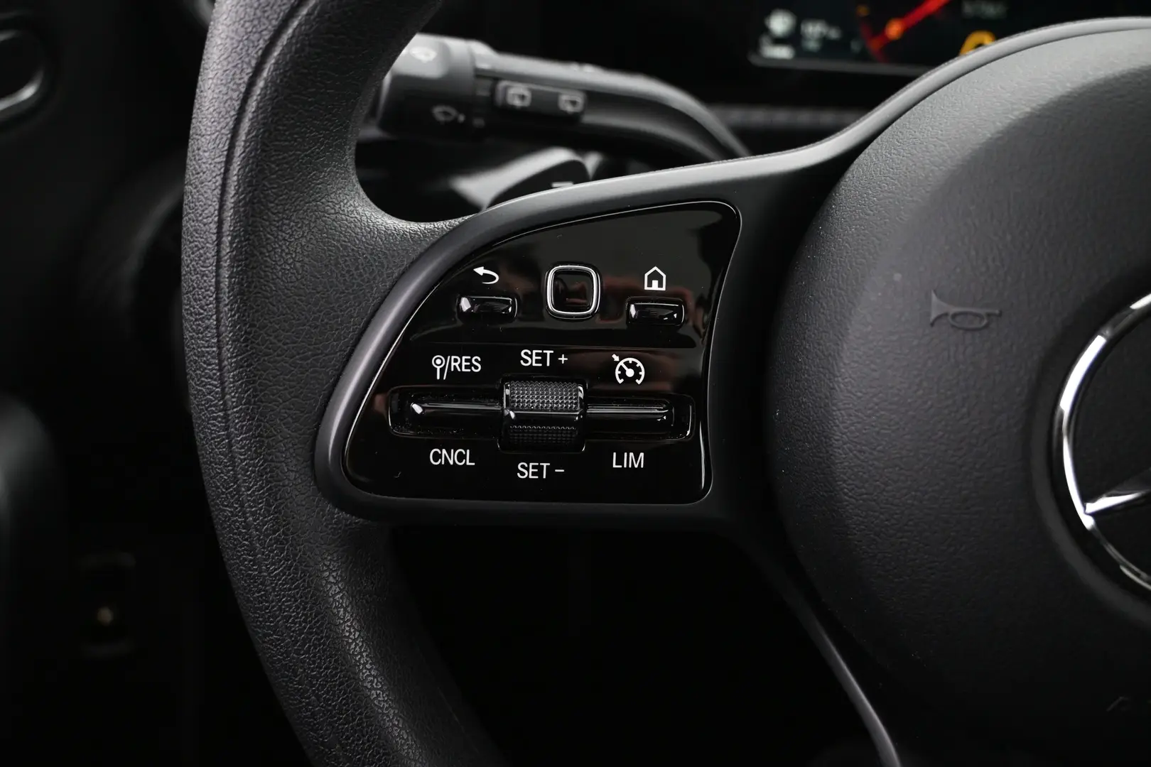 Car Image - 3bYnLbh1nCErvOxznMZzsm