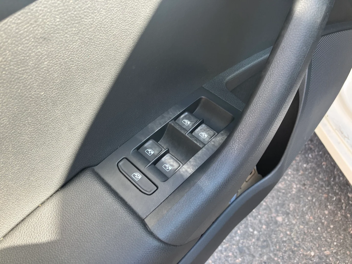 Car Image - 43BaaSW7h6c1wQUHL82tqE