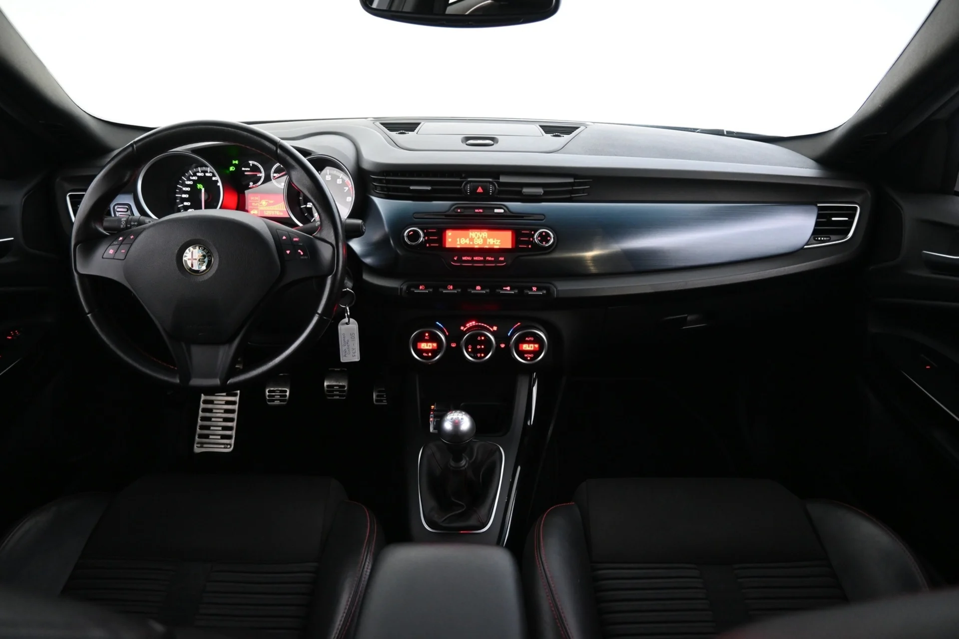 Car Image - tG6IkYX9dTw1M82Vvjk5x