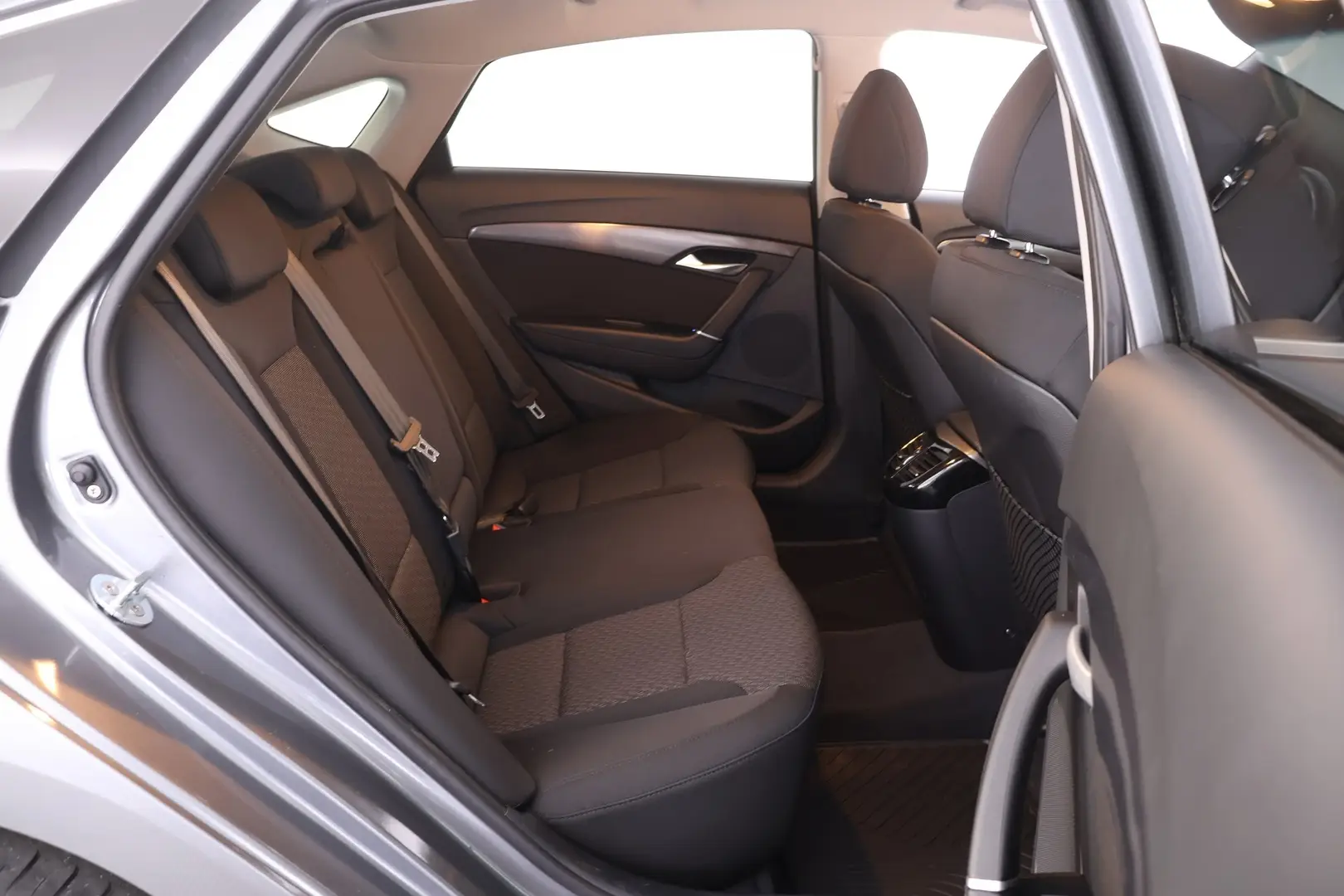 Car Image - 7dv3yMx4UUSjjtZIjoiZXR