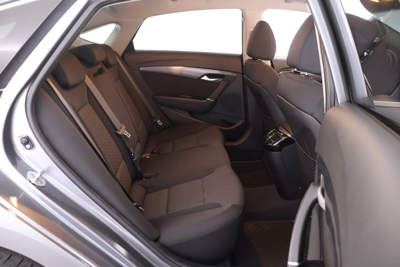 Car Image - 7dv3yMx4UUSjjtZIjoiZXR