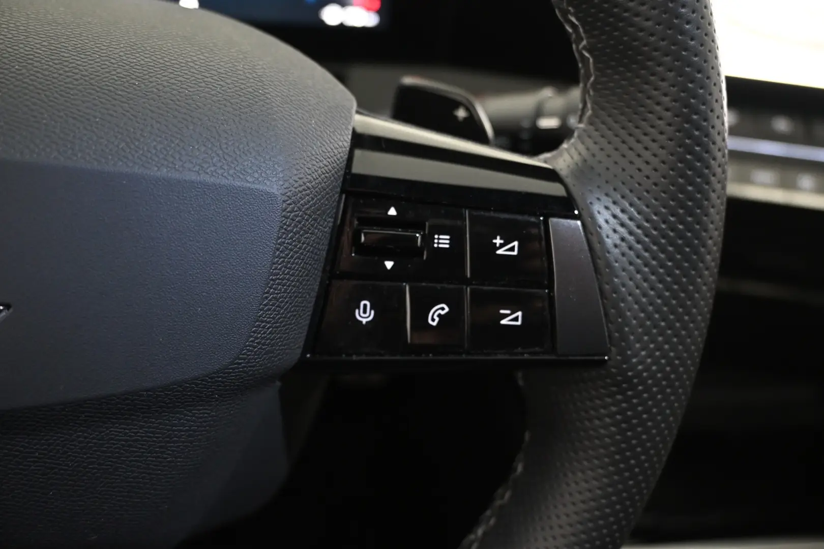 Car Image - ZzA29Sq9YYtjONGSctIL0