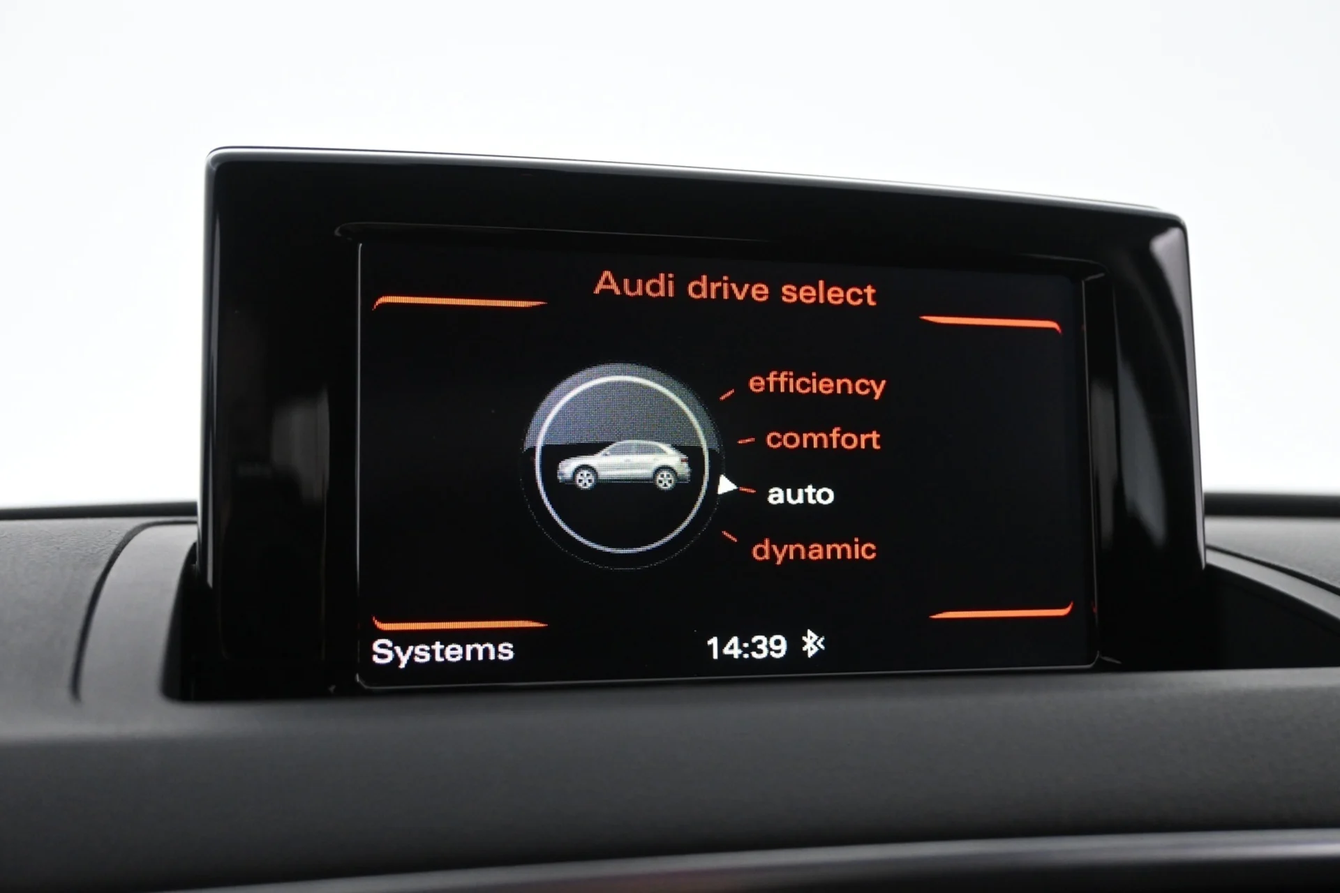 Car Image - 2fzdt5UxIxjgivujlBvBBm