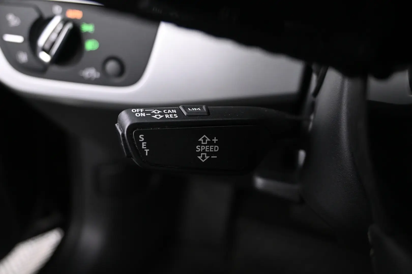 Car Image - jT230fUrWJRqL9iJI4CvC