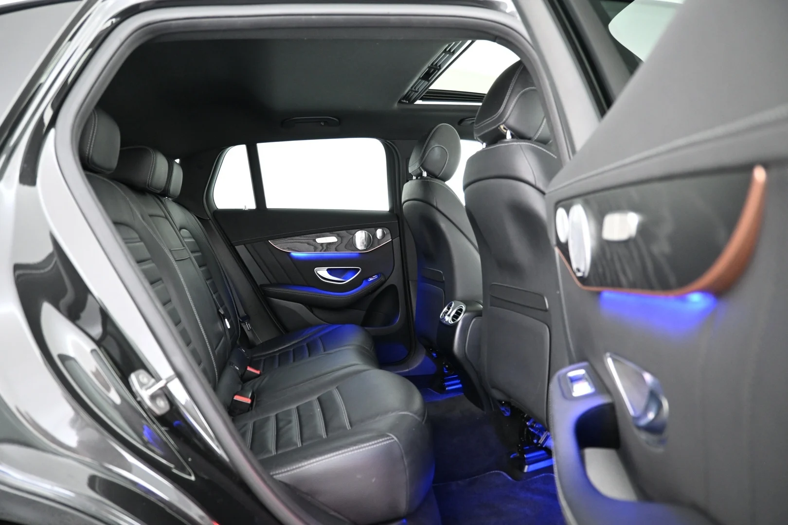 Car Image - 2fxJOLmULO1ky4051dcoph