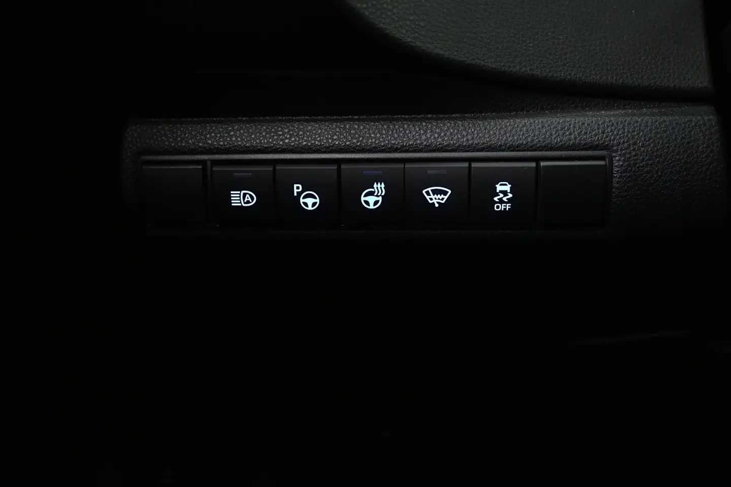 Car Image - 1Vr30HtVO6SFn3jMo4Mguj