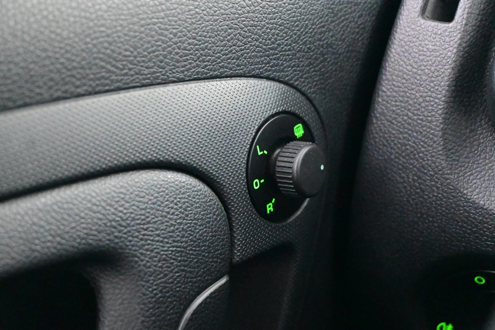 Car Image - 5ZWw5L1aQYIxjL74XygIaX
