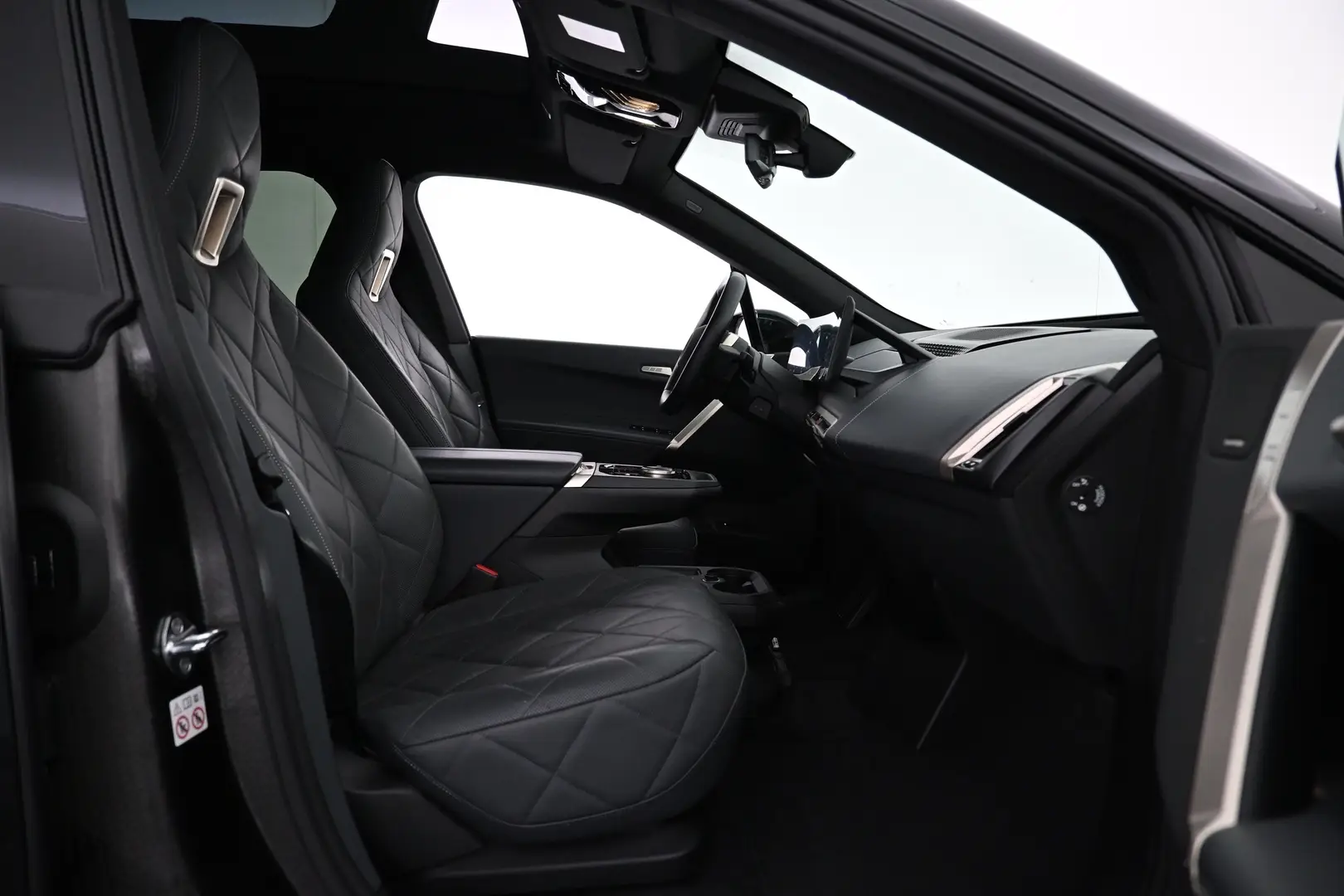 Car Image - 2TdevXpg7m1MVjigu7hBNi