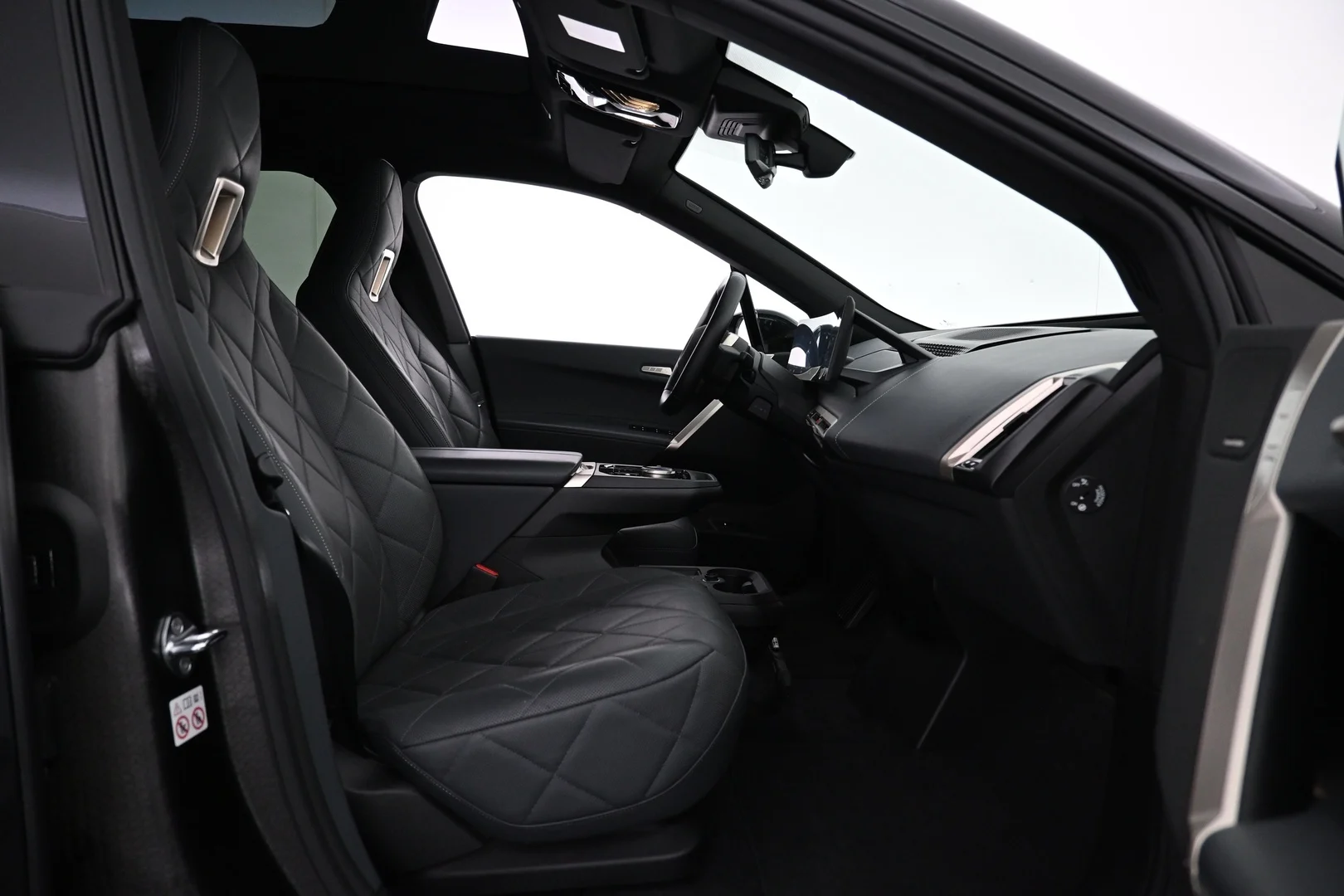 Car Image - 2TdevXpg7m1MVjigu7hBNi
