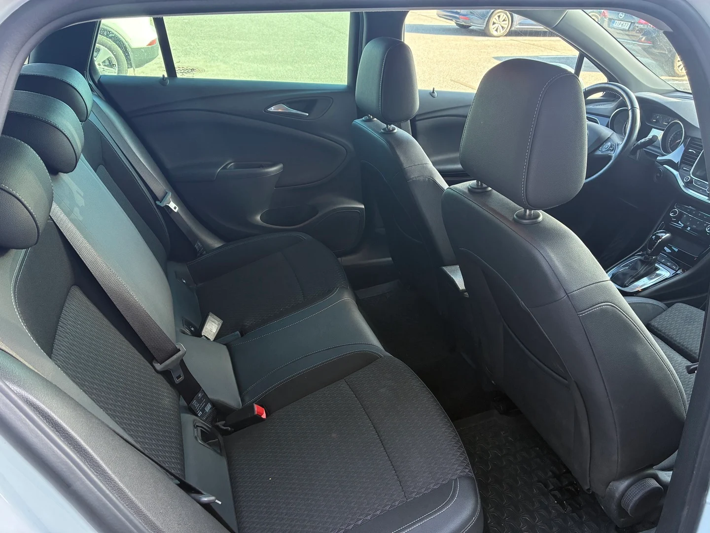 Car Image - 3R0UEXx13rMWtByf9s8rtc