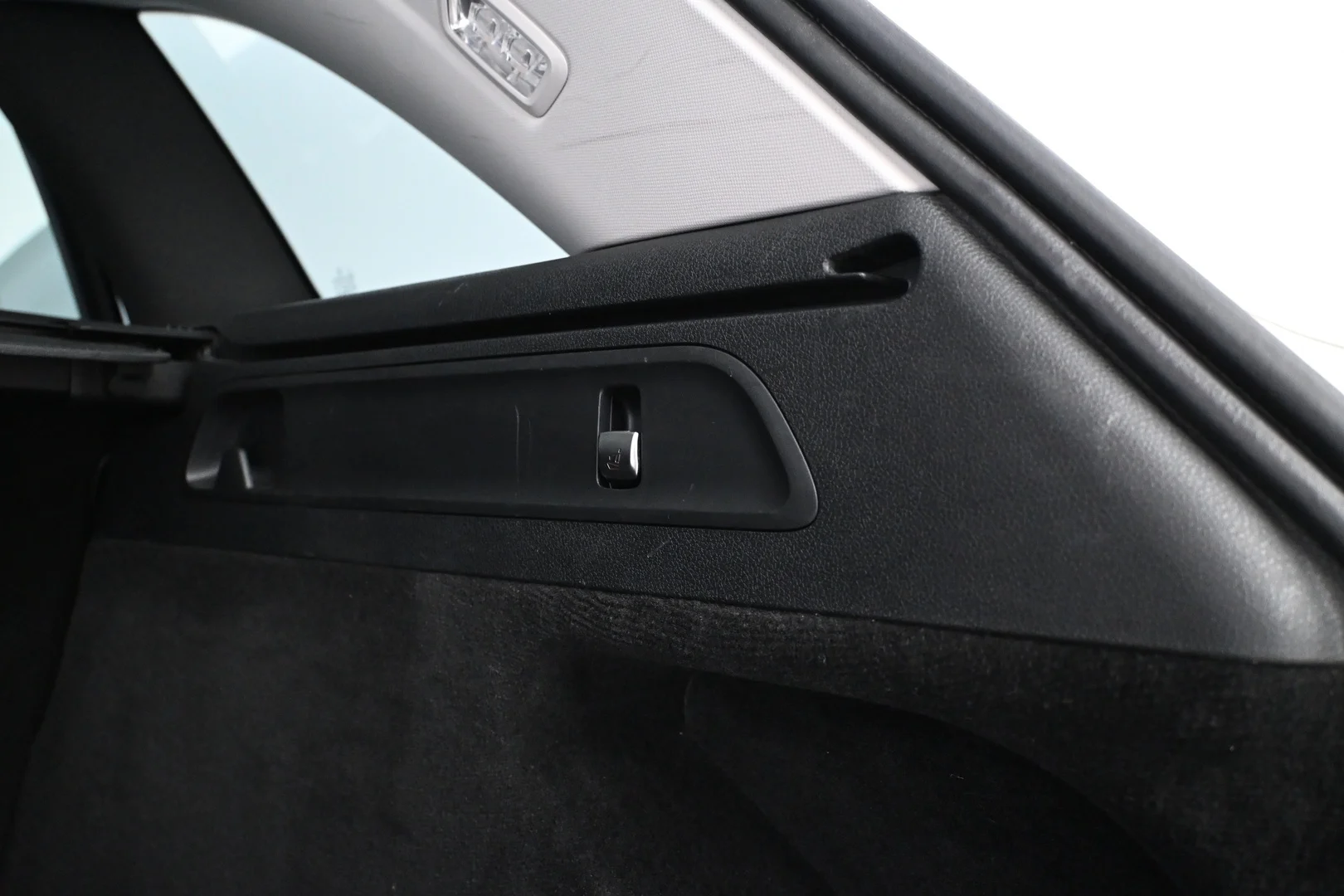 Car Image - 39Z8ZtnrqvCVq9gkvZz69k