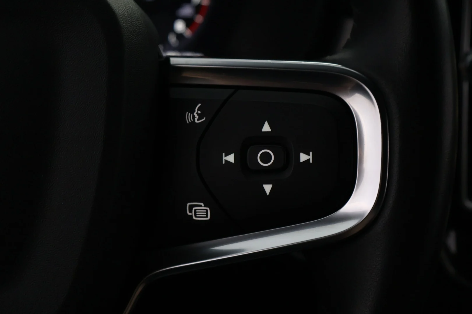 Car Image - bKW2yekrLAqCWqtBVZbd8