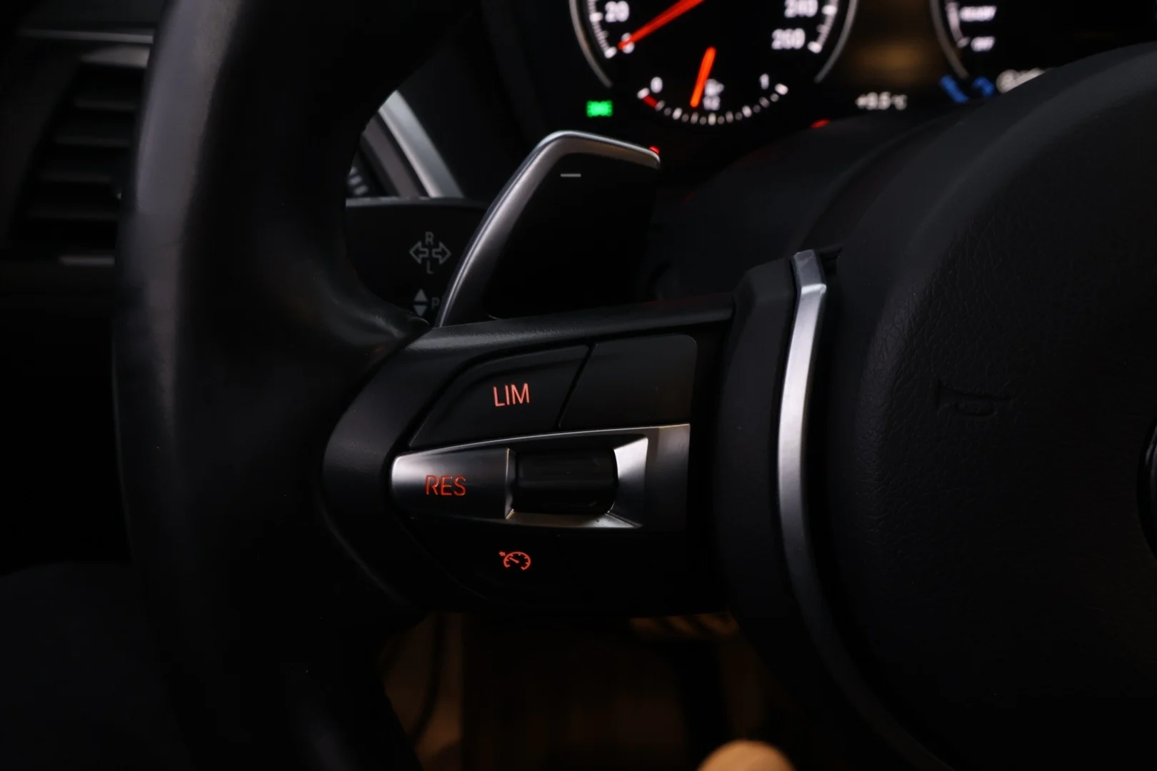 Car Image - 6i29SpZqq4HkxagUnB8uTC