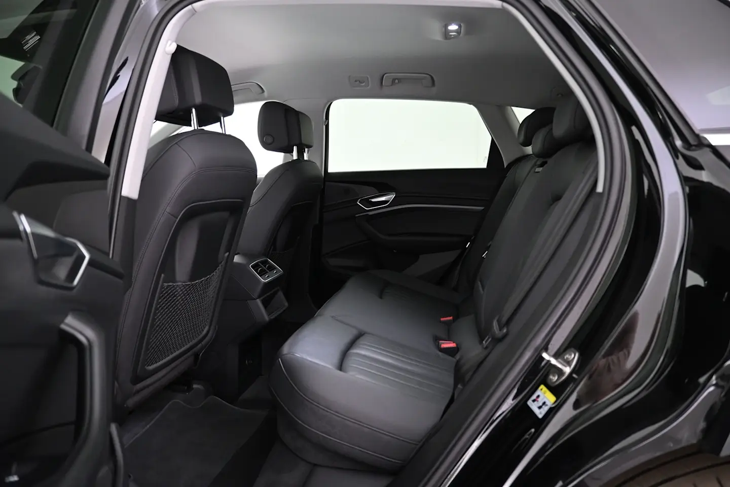 Car Image - 6xNgZ8RcXHmW7k8g8nsCAc