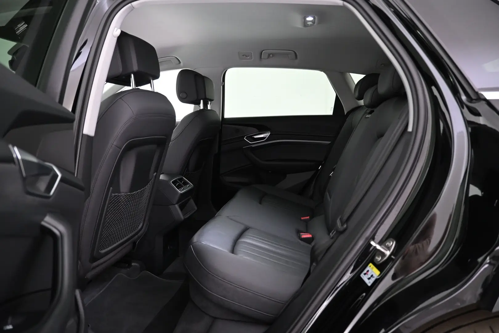 Car Image - 6xNgZ8RcXHmW7k8g8nsCAc