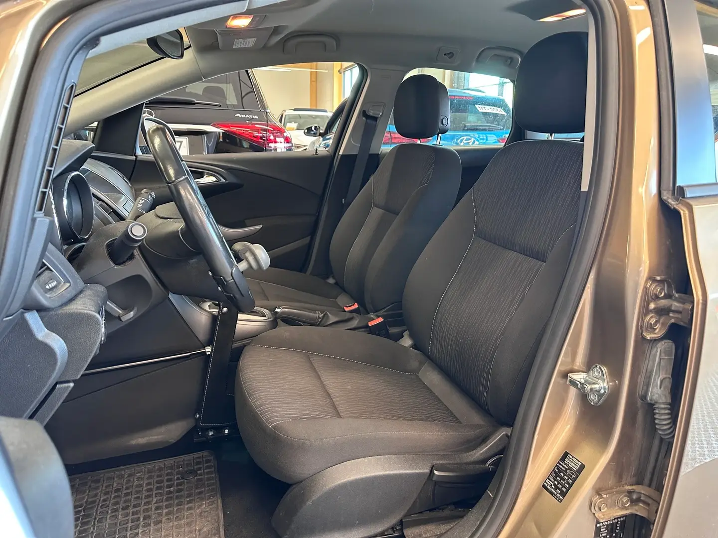 Car Image - pdlMMdBTnMcTrMSEQDpWy