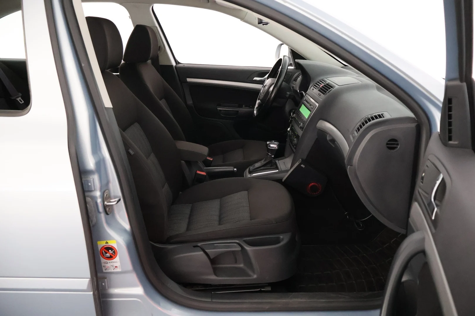 Car Image - 3x04zYo196vkSI47bfll2T