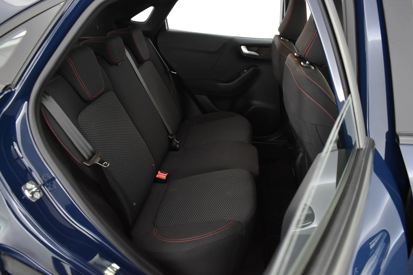 Car Image - jKFBBLoPJ8lPw8o6OrSou