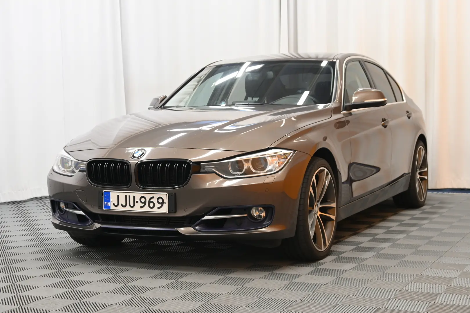Car Image - 2hk04wf8gkFAzkGKnn7iHJ