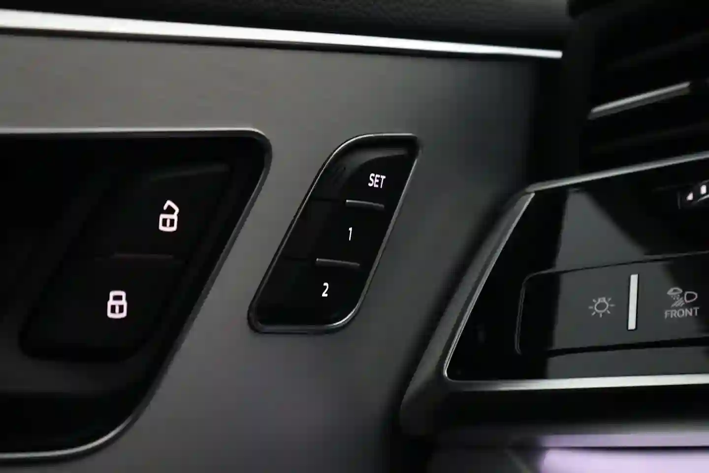 Car Image - 3zCw0Sth6BKwiQeEWDL33D