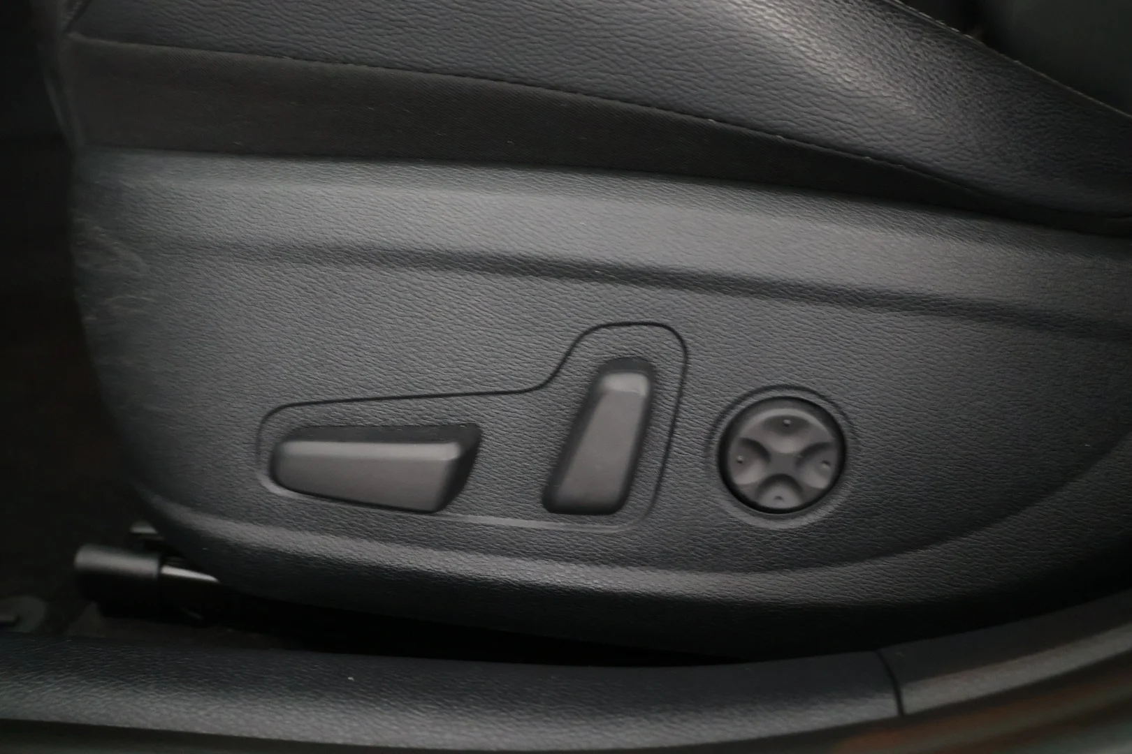 Car Image - 5LFgg4XcrJCVhBC29cRL5I