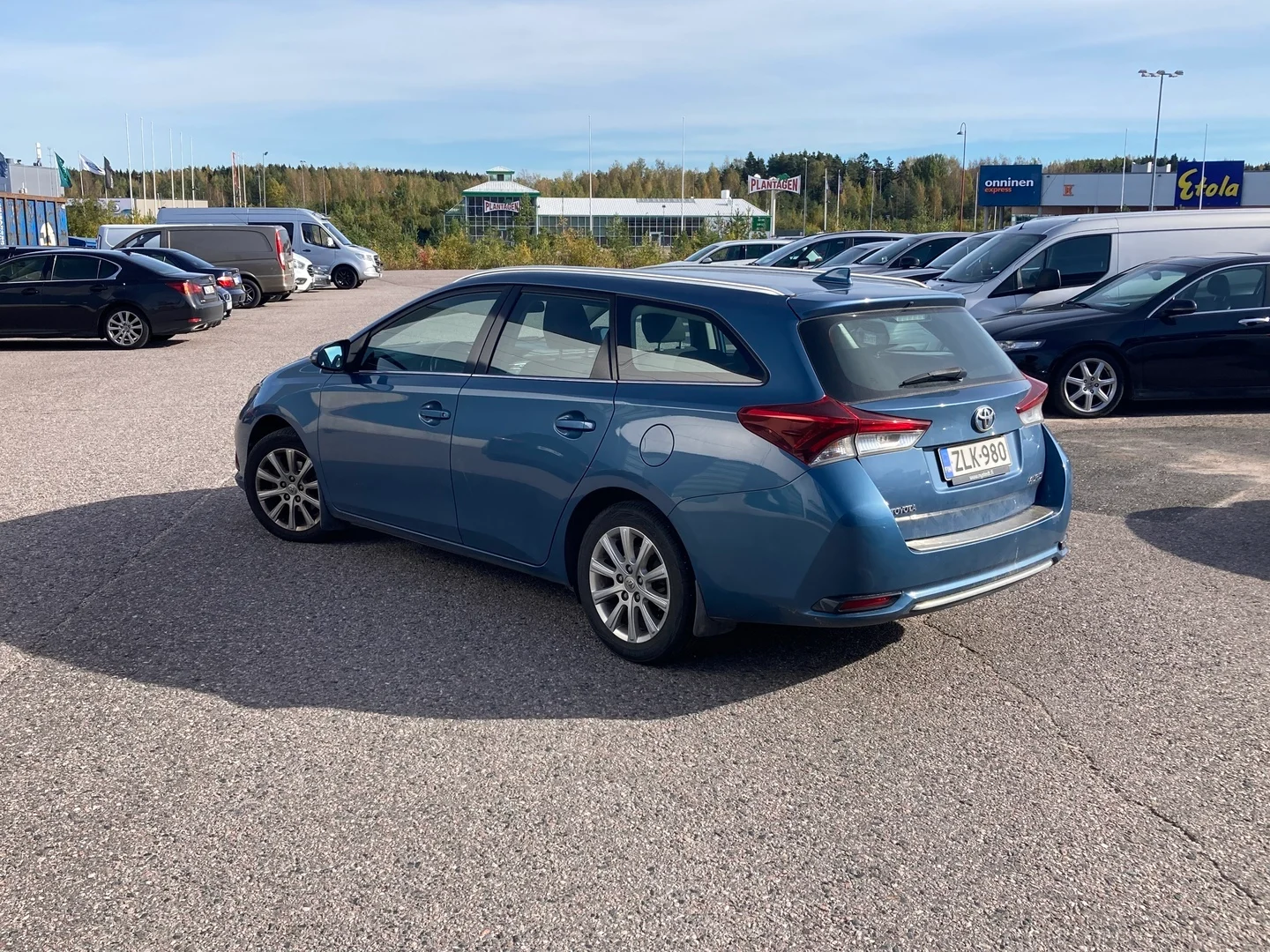 Car Image - iBhKNR9xgENPfDs5qlmtM