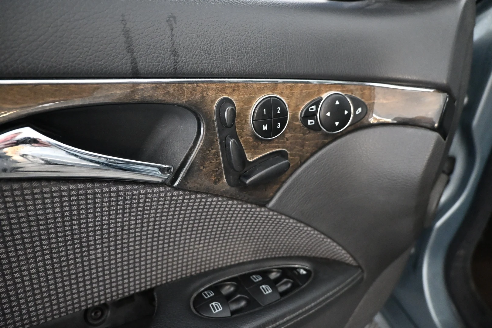 Car Image - 3xfbozqnKlU0rprmJzFORn