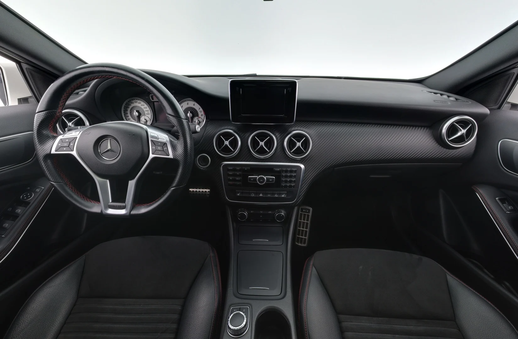 Car Image - CdHWxLMcfTzgBgPoOFqo9