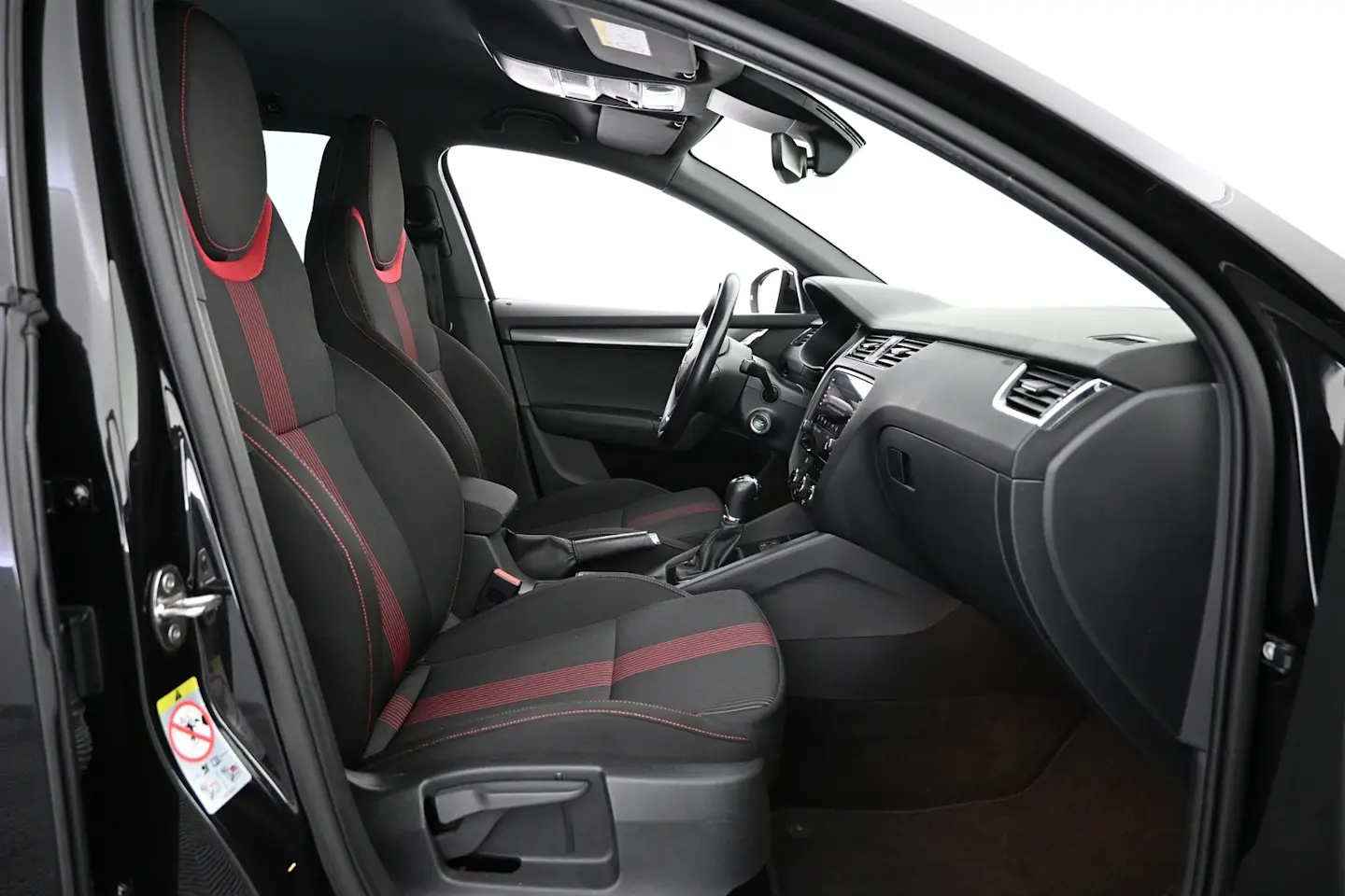 Car Image - 3i5Vgvp69GSWuHg4r5wggc